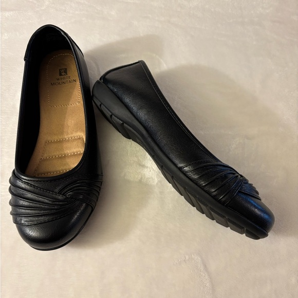 White Mountain Black Gathered Flats - Picture 4 of 7